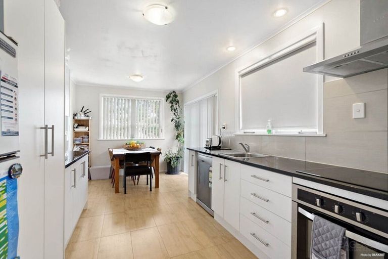 Photo of property in 11 Statesman Street, Henderson, Auckland, 0612