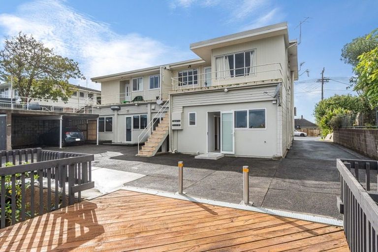 Photo of property in 86 Sylvan Avenue, Northcote, Auckland, 0627