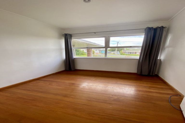 Photo of property in 25 Saffron Street, Birkdale, Auckland, 0626