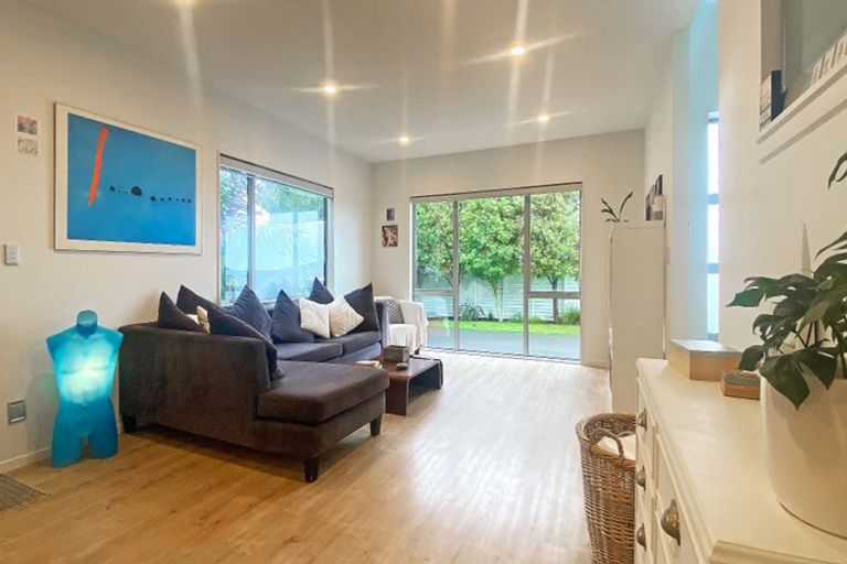 Photo of property in 9 Ruth Craig Place, Stanmore Bay, Whangaparaoa, 0932