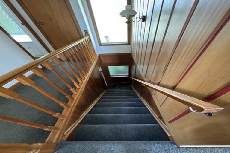 Photo of property in 314 East Coast Road, Forrest Hill, Auckland, 0620