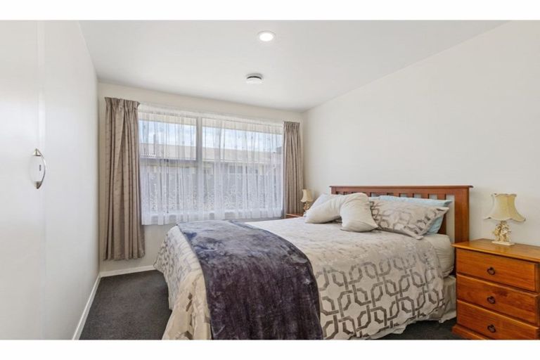 Photo of property in 9 Camelia Place, Islington, Christchurch, 8042