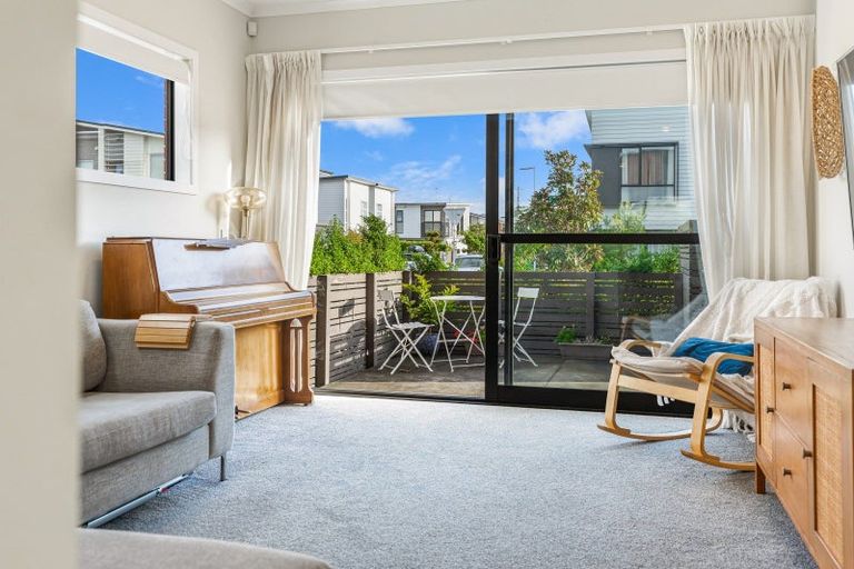 Photo of property in 9a Ian Morrison Road, Hobsonville, Auckland, 0616