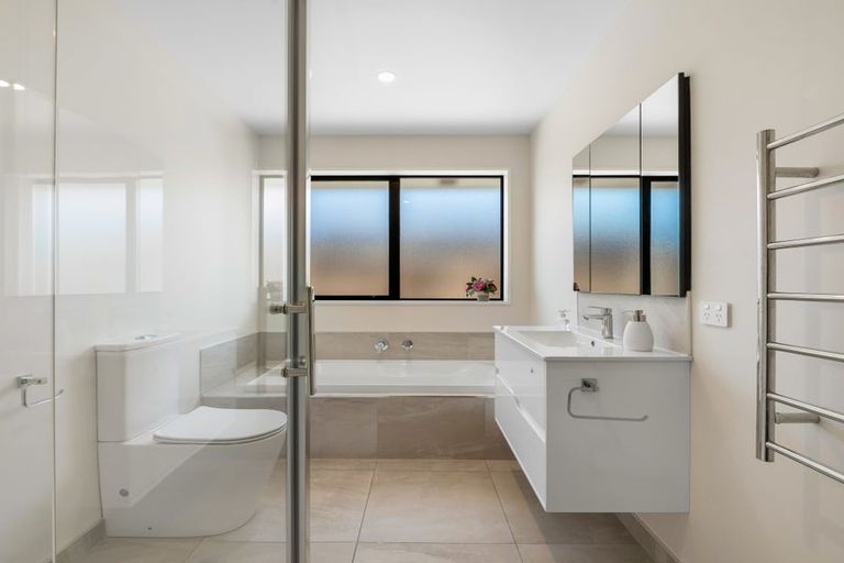 Photo of property in 5 Feather Place, Rolleston, 7615