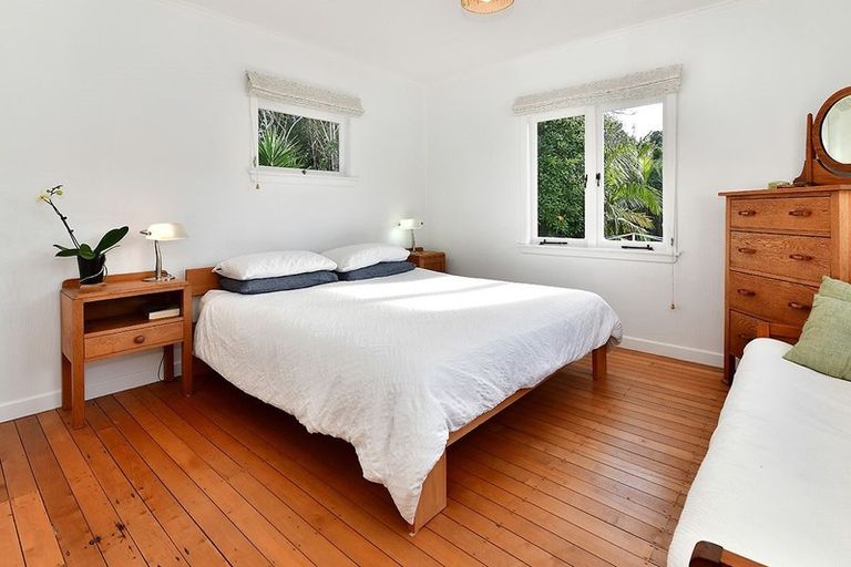 Photo of property in 88 Rosario Crescent, Red Beach, 0932