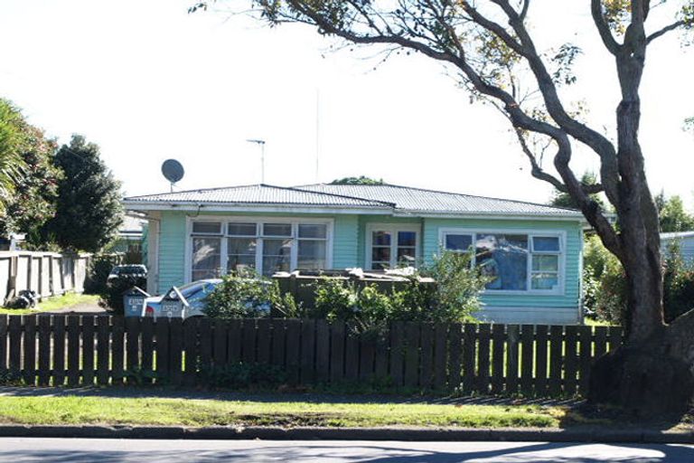 Photo of property in 327 Massey Road, Mangere East, Auckland, 2024