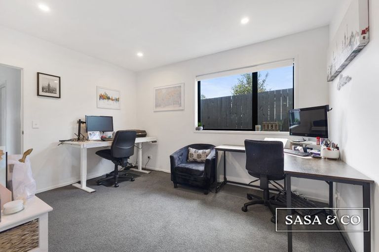 Photo of property in 17c Cessna Crescent, Mangere, Auckland, 2022