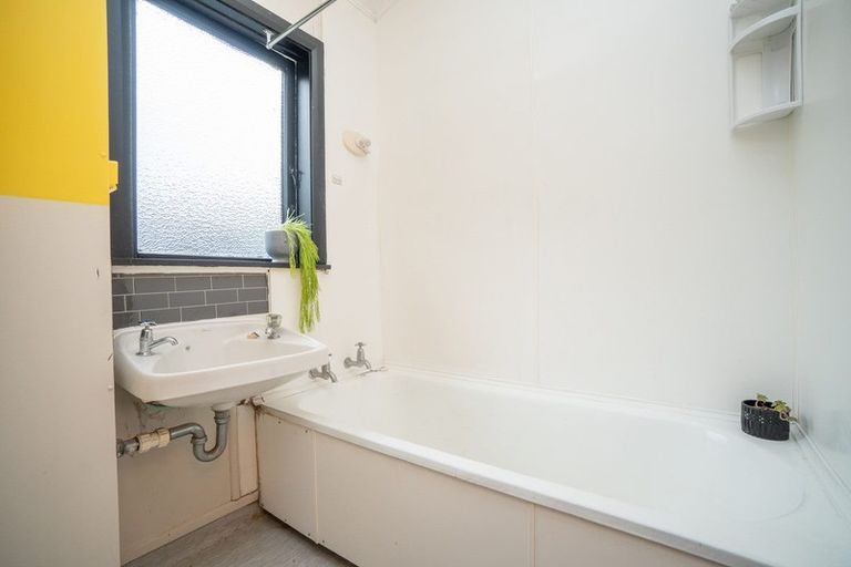 Photo of property in 10 Renfrew Place, Highbury, Palmerston North, 4412