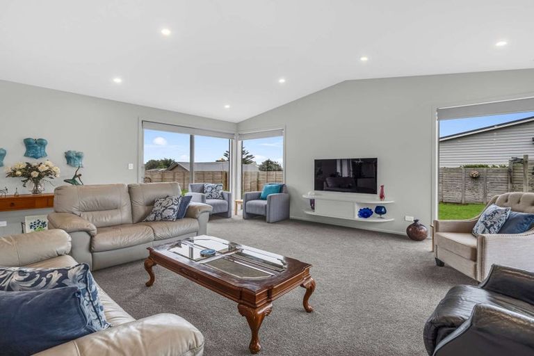 Photo of property in 20 Taonui Street, Waitarere Beach, Levin, 5510