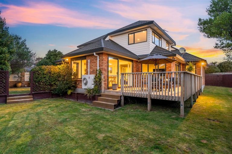 Photo of property in 70 Samwell Drive, Whitby, Porirua, 5024