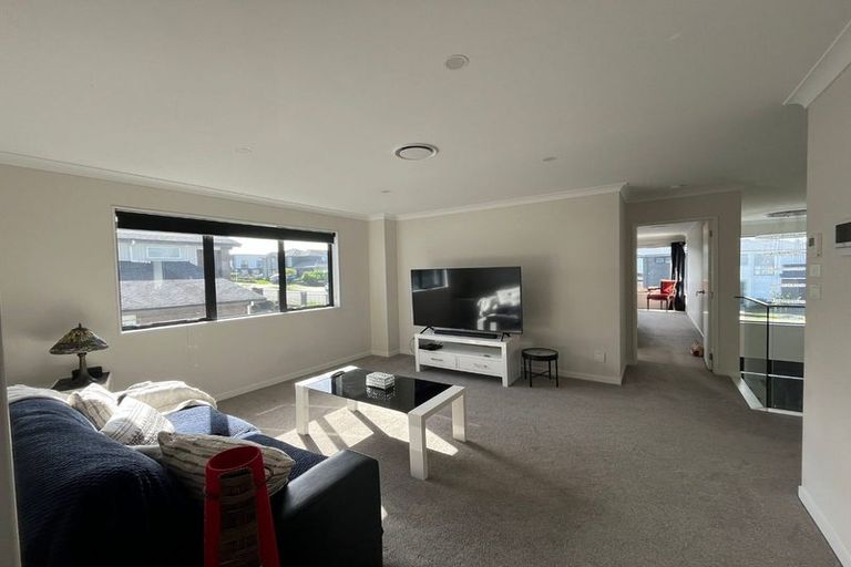 Photo of property in 64 Mettam Drive, Swanson, Auckland, 0614
