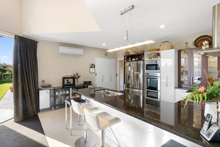 Photo of property in 6 Okarito Avenue, Levin, 5510