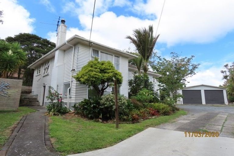Photo of property in 25 Edmonton Road, Henderson, Auckland, 0612