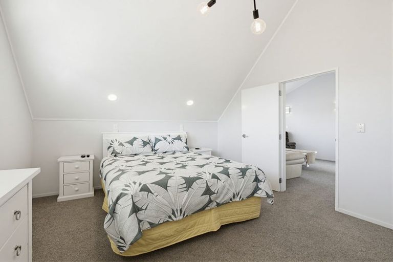 Photo of property in 74b Grand Vue Road, Kawaha Point, Rotorua, 3010