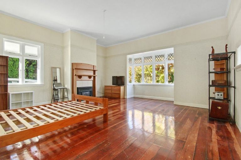 Photo of property in 8 Mount Cecil Road, Moonshine Valley, Porirua, 5381