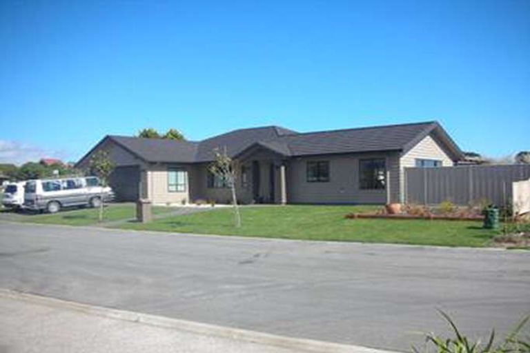 Photo of property in 38 Simpson Crescent, Raumati Beach, Paraparaumu, 5032