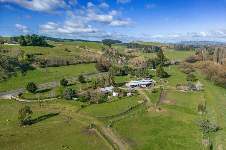 Photo of property in 2966 State Highway 2, Waipukurau, 4281