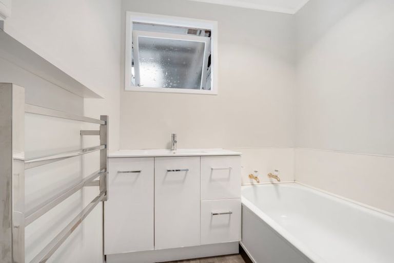 Photo of property in 14 Beryl Place, Pukehangi, Rotorua, 3015