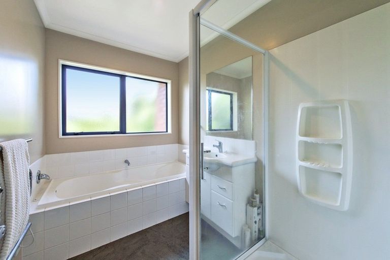 Photo of property in 5 Pollock Place, Rolleston, 7614