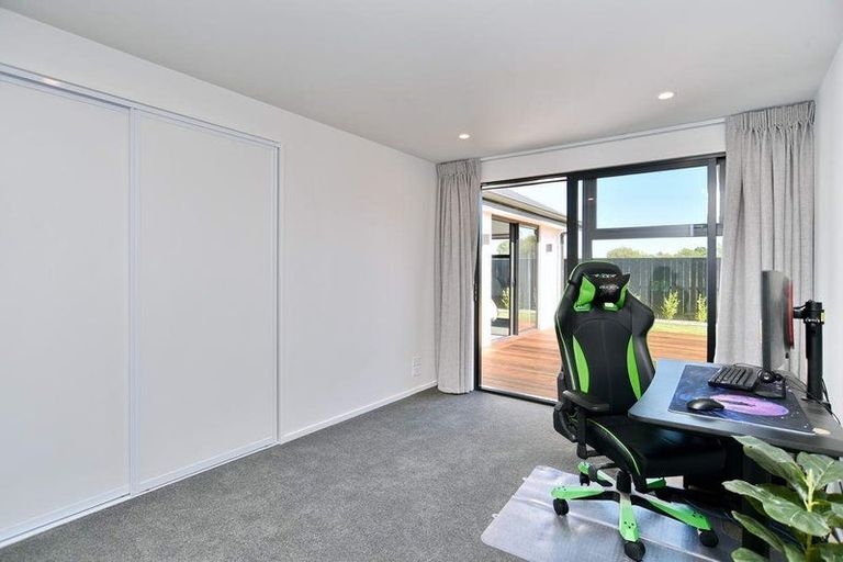 Photo of property in 10 Twin Meadows Drive, Casebrook, Christchurch, 8051