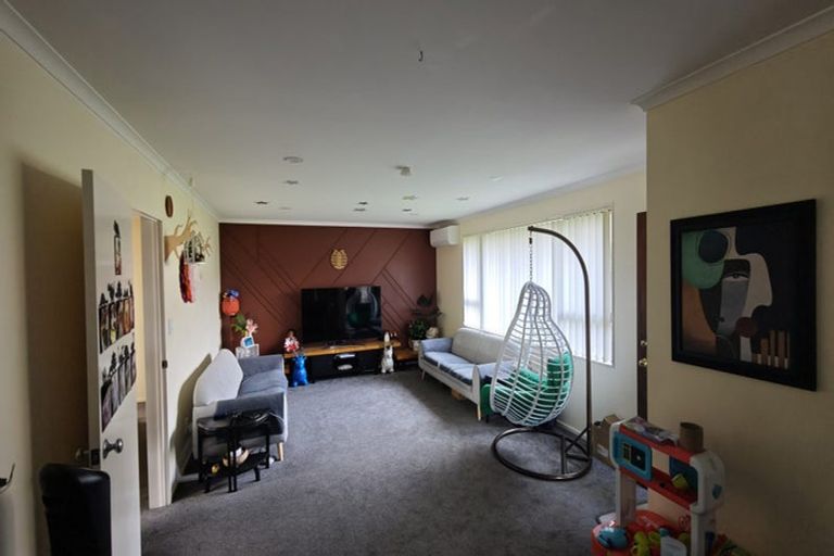 Photo of property in 36 Hewlett Road, Massey, Auckland, 0614