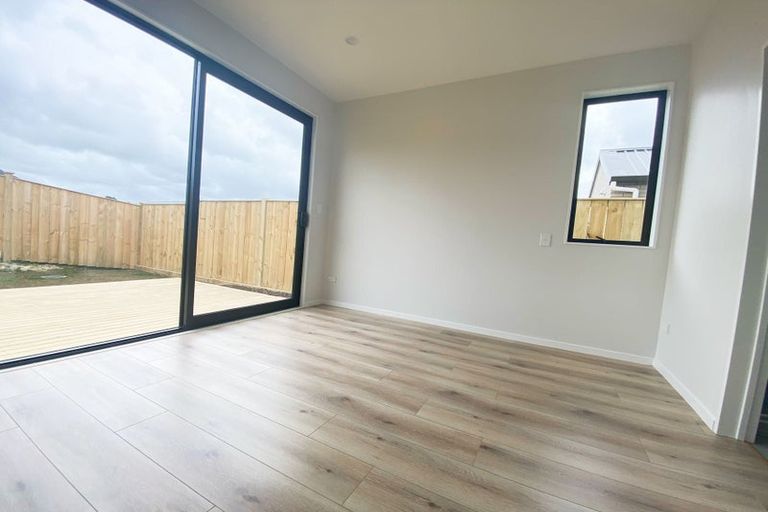 Photo of property in 15 Biokovo Street, Massey, Auckland, 0614