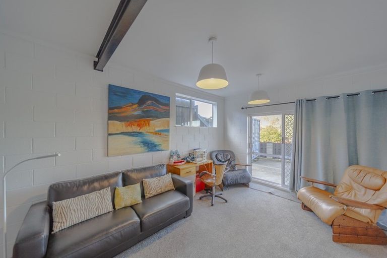 Photo of property in 10 Leeton Drive, Waipukurau, 4200