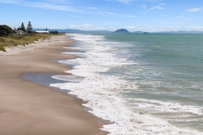 Photo of property in 75 Karewa Parade, Papamoa Beach, Papamoa, 3118