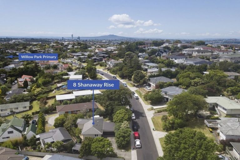 Photo of property in 8 Shanaway Rise, Hillcrest, Auckland, 0627