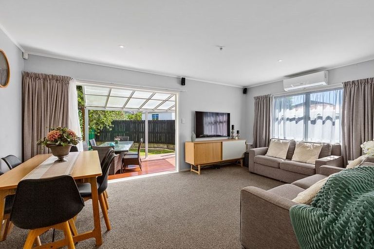 Photo of property in 1/12 Doment Crescent, Orewa, 0931