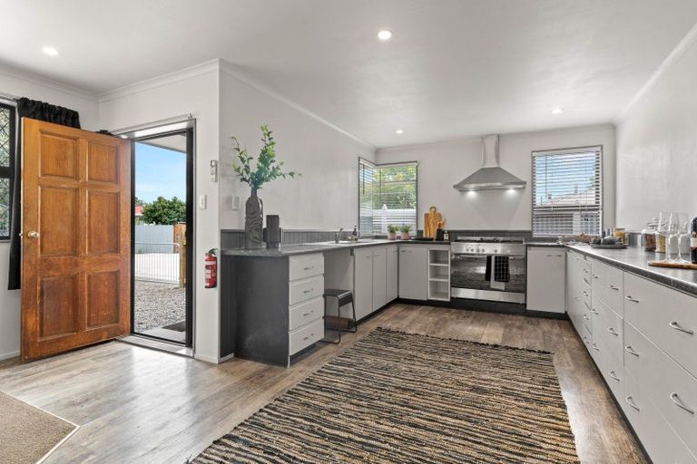 Photo of property in 7a Kempton Street, Greytown, 5712