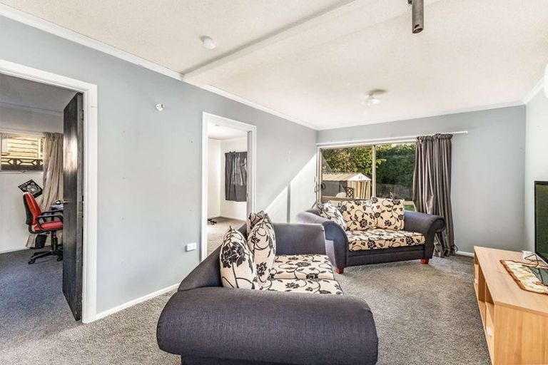 Photo of property in 84 Pioneer Road, Moturoa, New Plymouth, 4310
