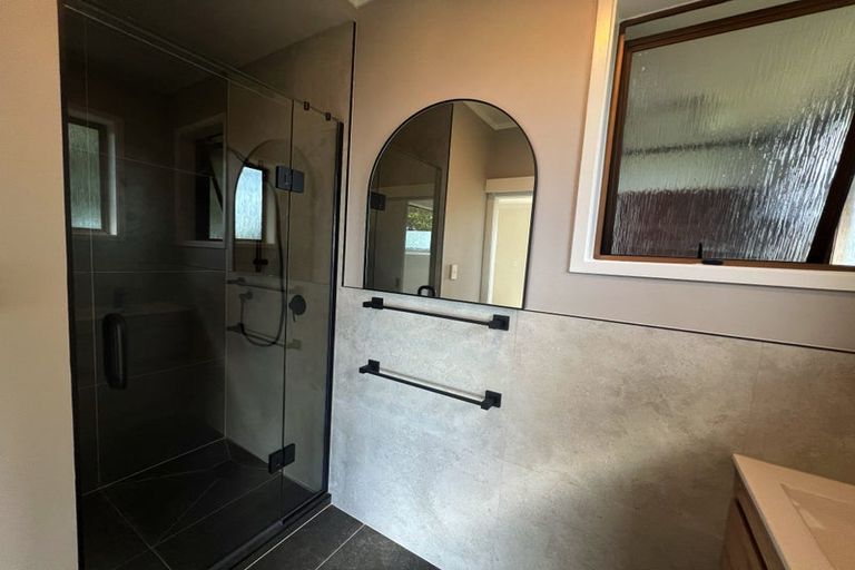 Photo of property in 12 Flagstaff Place, Massey, Auckland, 0614