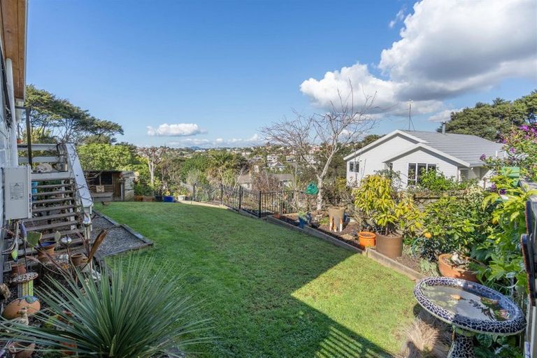 Photo of property in 14 Highwood Grove, Torbay, Auckland, 0630