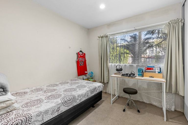 Photo of property in 41 Newington Road, Henderson, Auckland, 0612