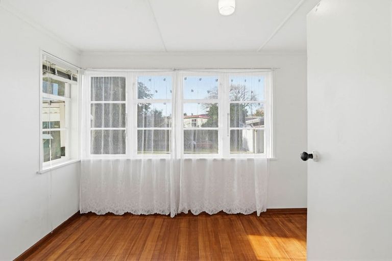 Photo of property in 16 Victory Place, Aramoho, Whanganui, 4500