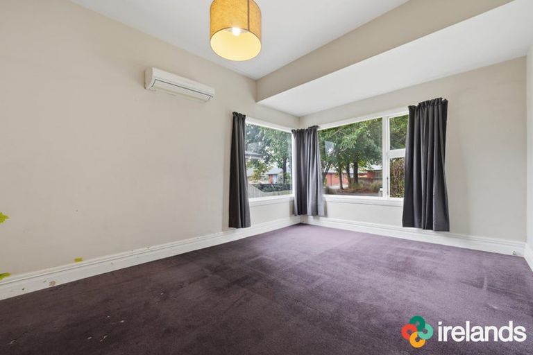 Photo of property in 21 Defoe Place, Waltham, Christchurch, 8023