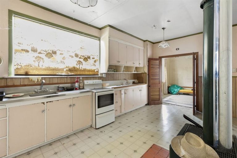 Photo of property in 1/2 Kowhai Avenue, Mangere Bridge, Auckland, 2022