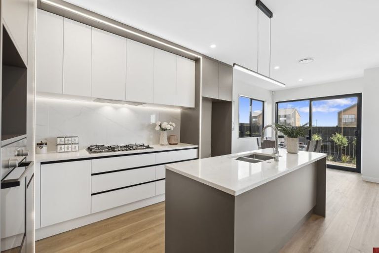 Photo of property in 14 Hampshire Lane, Karaka, 2580