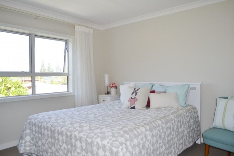 Photo of property in 26 Kensington Drive, Orewa, 0931