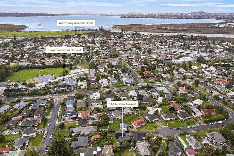 Photo of property in 11a Norma Avenue, Te Atatu South, Auckland, 0610