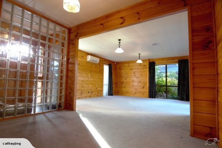 Photo of property in 64 Westgrove Avenue, Avonhead, Christchurch, 8042