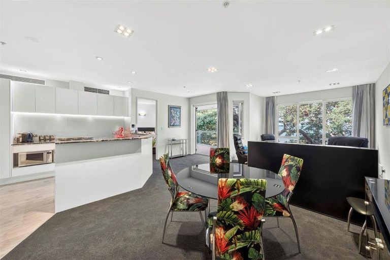 Photo of property in 1/7 The Promenade, Takapuna, Auckland, 0622