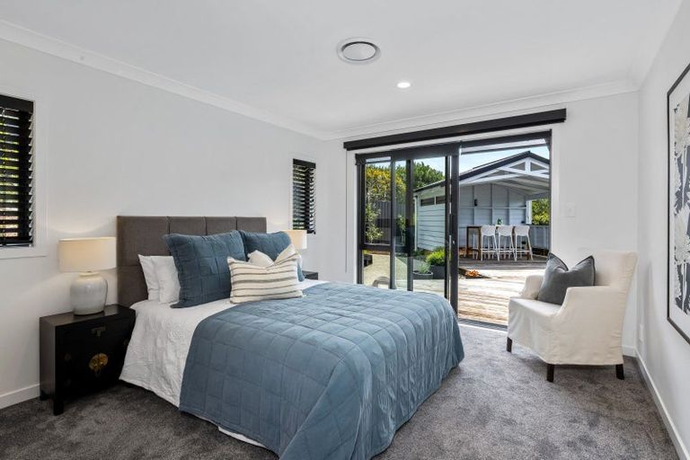 Photo of property in 4 Grovenor Drive, Orewa, 0931
