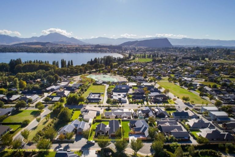 Photo of property in 11 Mcfarlane Terrace, Wanaka, 9305