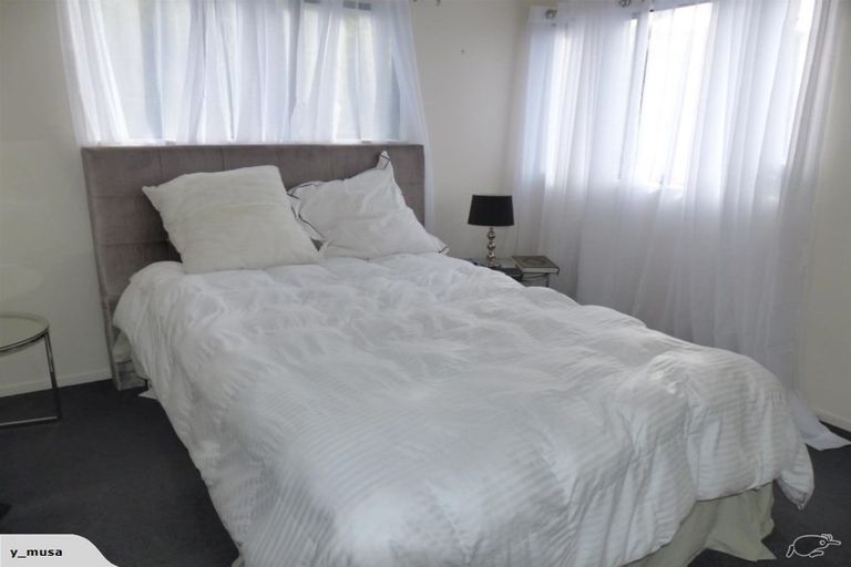 Photo of property in 9 Corsham Grove, Churton Park, Wellington, 6037