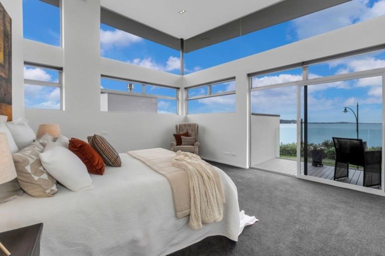 Photo of property in 7 Karemoana Drive, Te Atatu Peninsula, Auckland, 0610