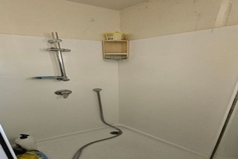 Photo of property in Krisley Court, 25/6 Ambrico Place, New Lynn, Auckland, 0600