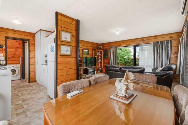 Photo of property in 37a Hill Crescent, Papakura, 2110