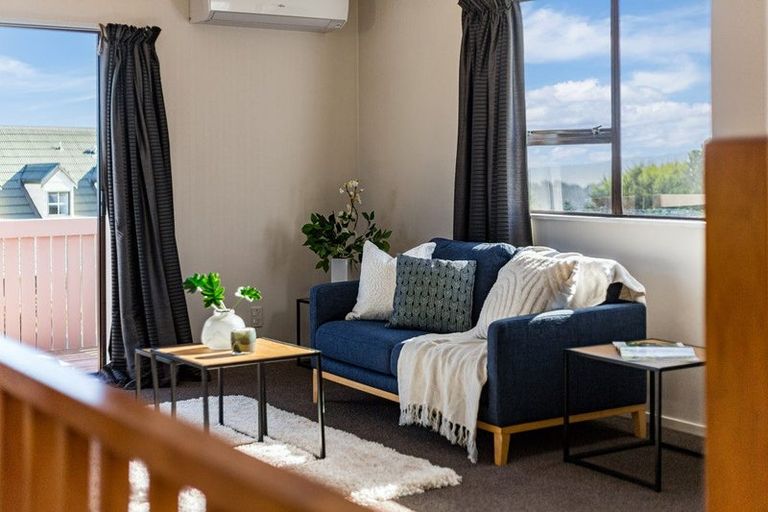 Photo of property in 11 Cleat Street, Whitby, Porirua, 5024